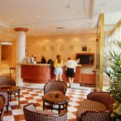 Mercure Gare Du Nord 4* París